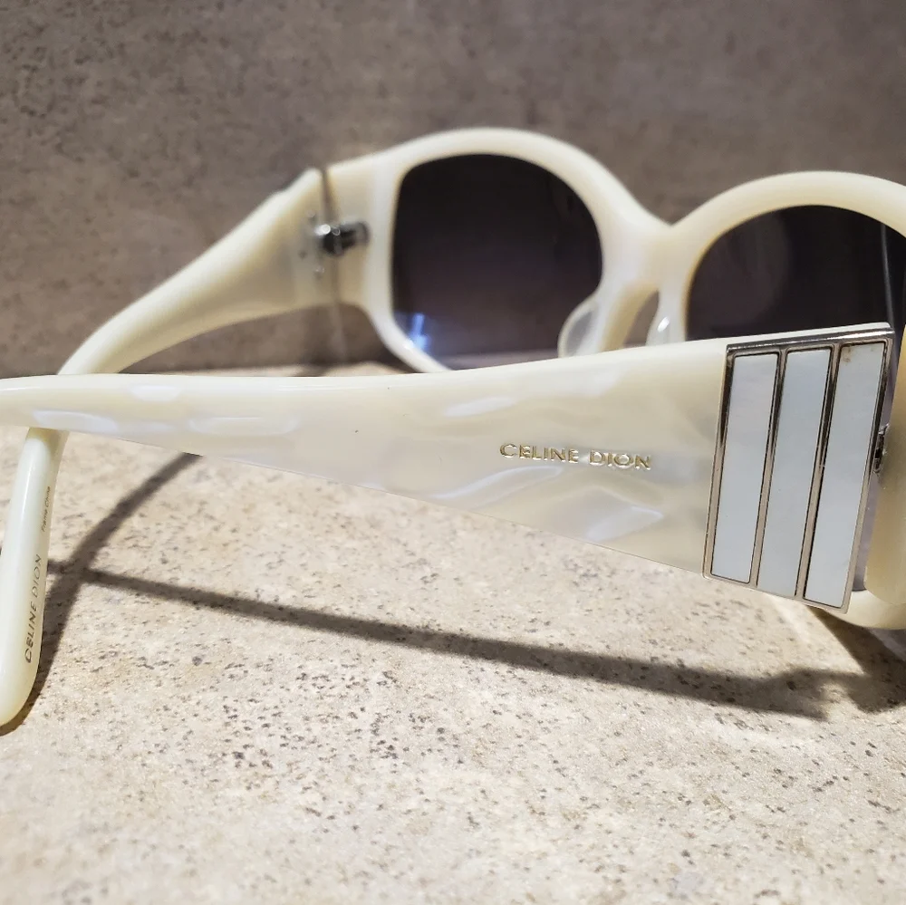 Celine Dion sunglasses - Picture 2 of 3